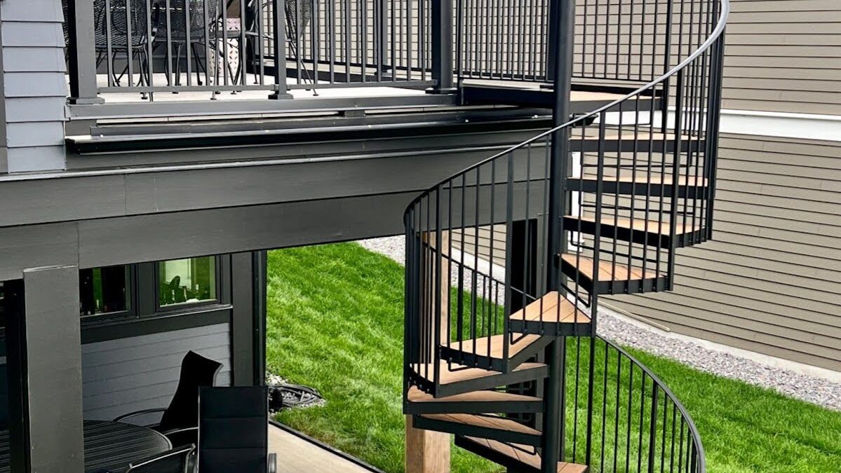 pros and cons of spiral staircase