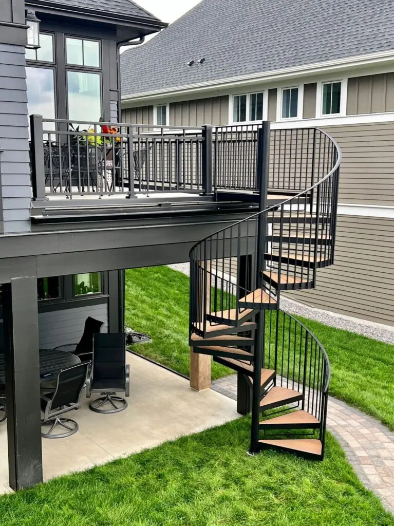 pros and cons of spiral staircase